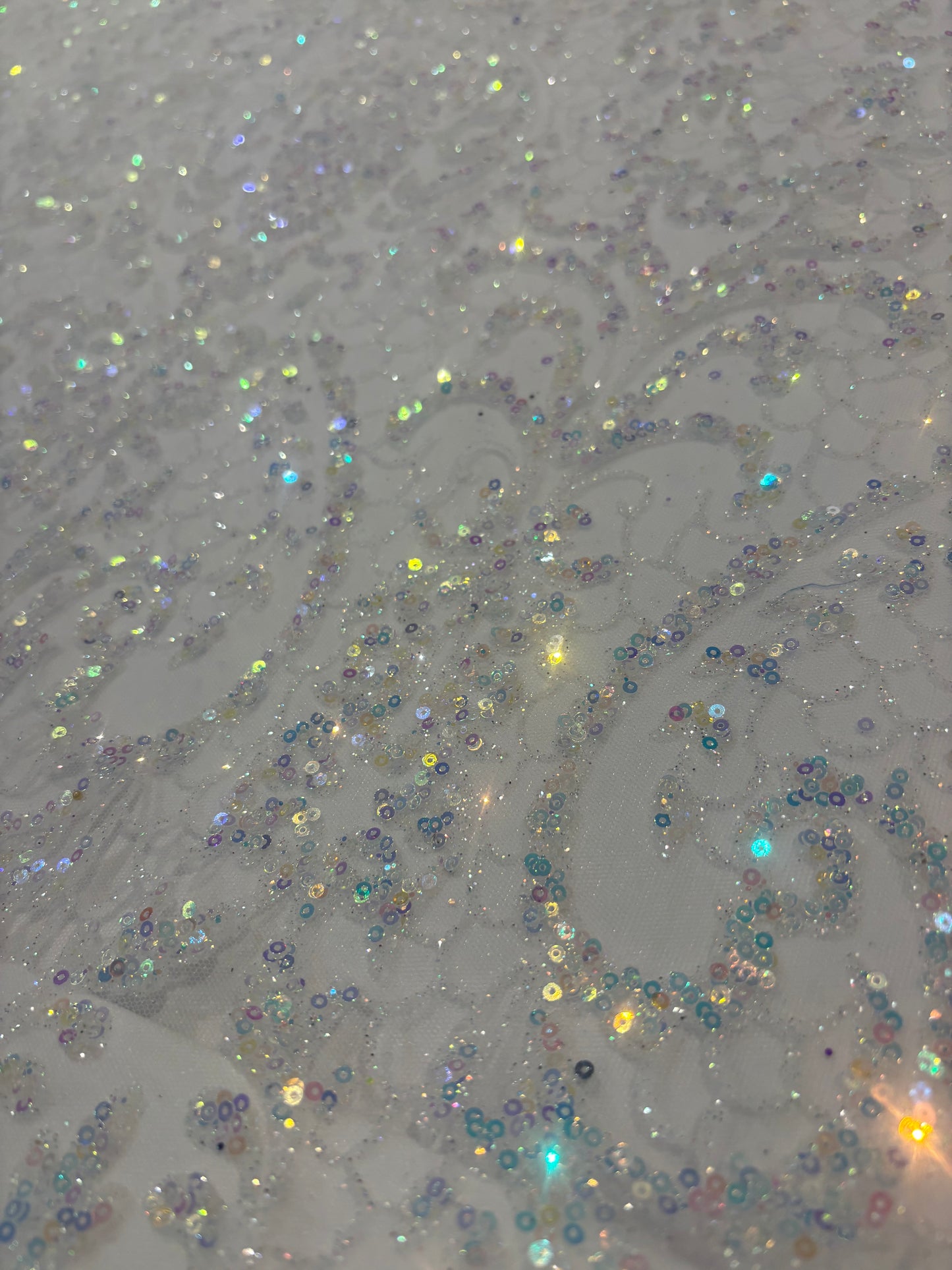 White baroque pattern glitter